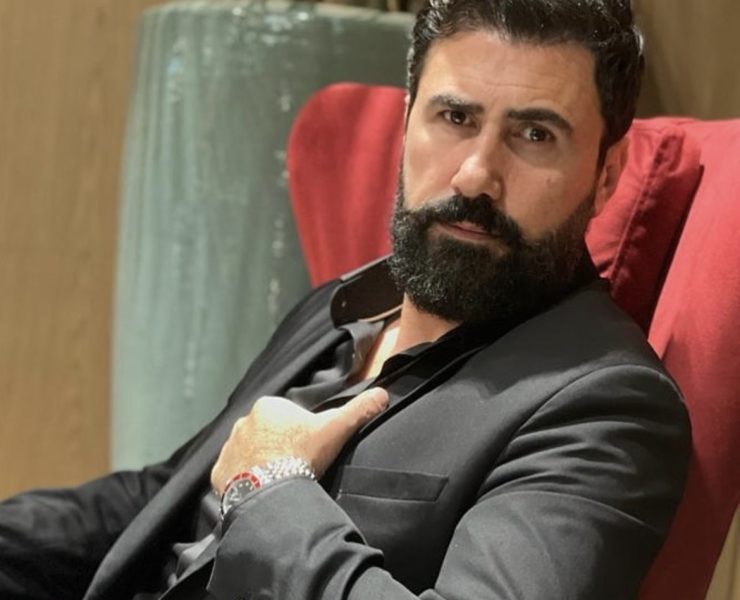 هل تزوج خالد القيش عن حب أم بطريقة تقليدية؟