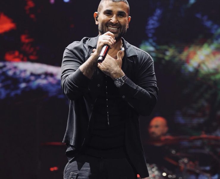 استعداداً ل "روائع السنباطي".. أحمد سعد يصل إلى المملكة