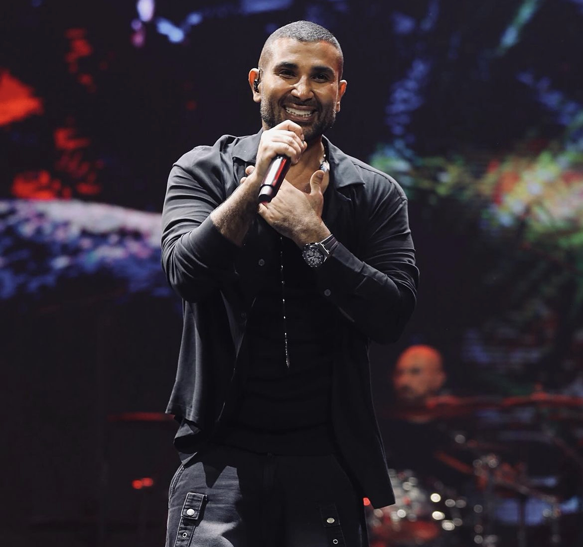 استعداداً ل "روائع السنباطي".. أحمد سعد يصل إلى المملكة