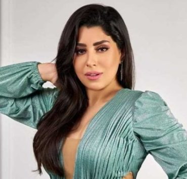 أيتن عامر تعايد نفسها وتطالب بعدم المزايدة