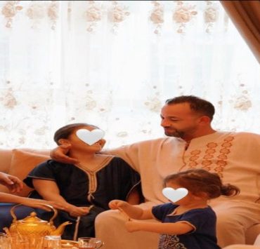بعد أسابيع من رحيل ابنها.. الموت يفجع مؤثرة شهيرة في زوجها