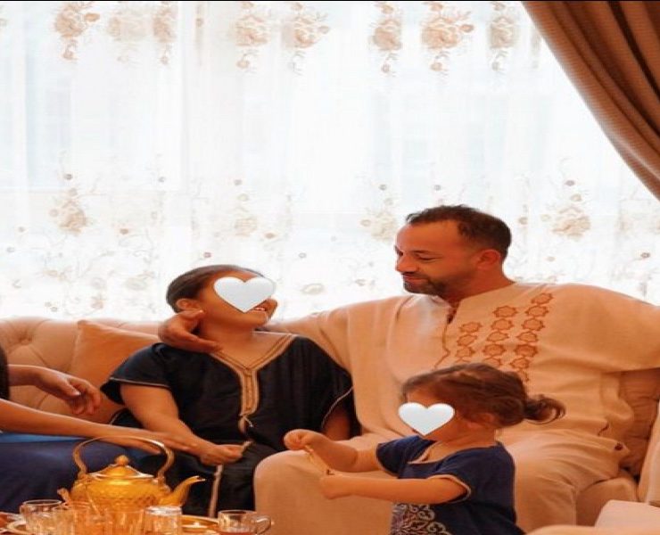 بعد أسابيع من رحيل ابنها.. الموت يفجع مؤثرة شهيرة في زوجها