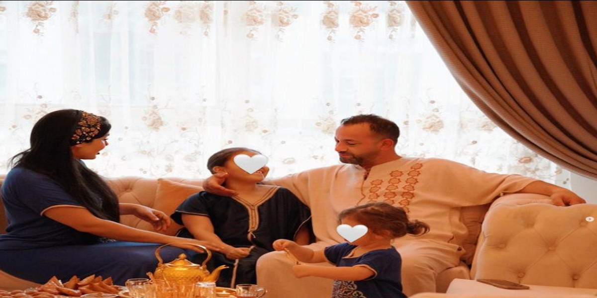 بعد أسابيع من رحيل ابنها.. الموت يفجع مؤثرة شهيرة في زوجها