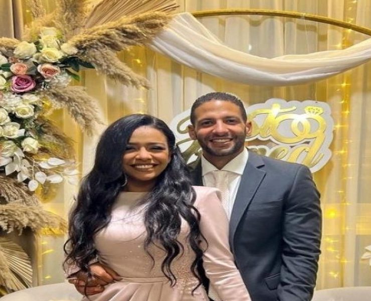 برسالة رومانسية.. أسماء أبو اليزيد تعايد خطيبها