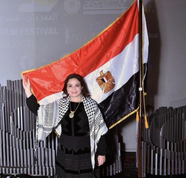 هل حان الوقت لتقديم عمل عن فلسطين.. إلهام شاهين تجيب