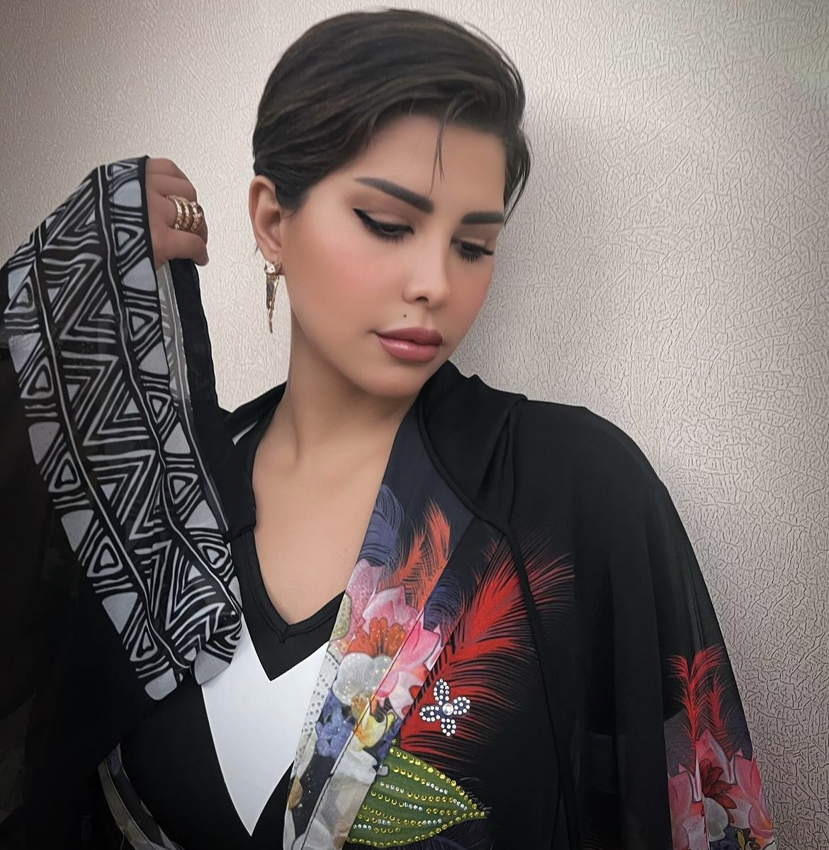 شمس الكويتية بإطلالة تثير الجدل!