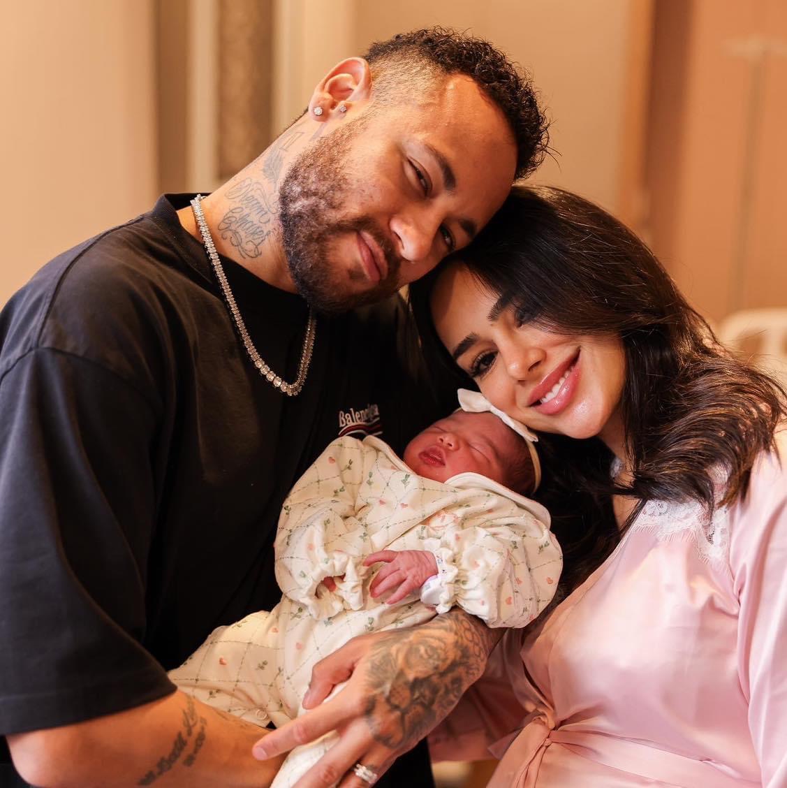 برونا بيانكاردي تعلن انفصالها عن نيمار