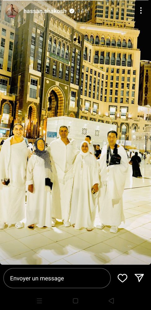 رفقة أسرته.. حسن شاكوش يؤدي مناسك العمرة -فيديو