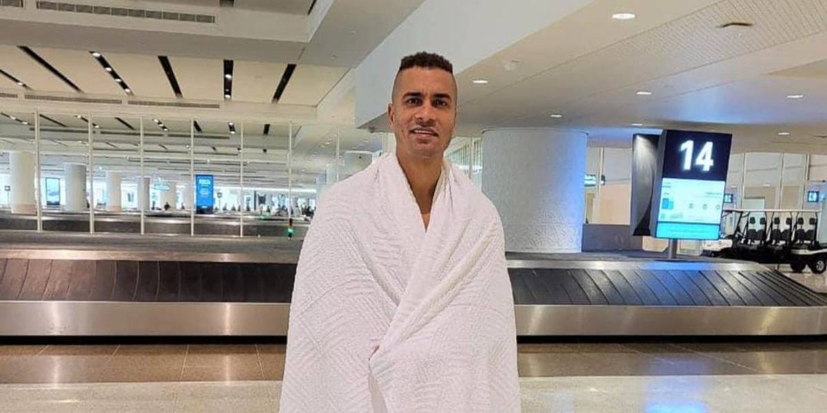 رفقة أسرته.. حسن شاكوش يؤدي مناسك العمرة -فيديو