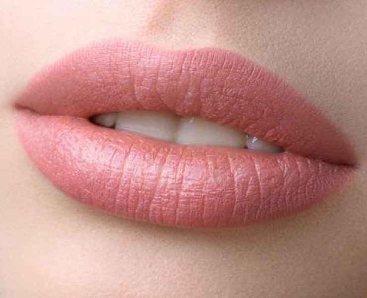 طرق الحصول على شفاه ممتلئة طبيعيا