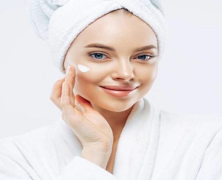 كيف أختار الكريم الليلي المناسب لبشرتي؟