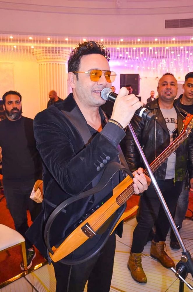 بحضور نجوم الفن والرياضة والمشاهير.. مصطفى قمر يشعل زفاف حمادة عبد الله وشيماء طعيمة