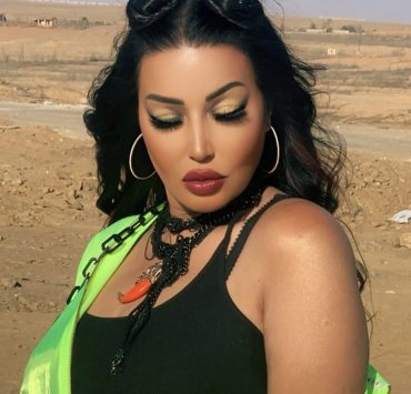 سمية الخشاب تتحول لسائقة مبكروباص