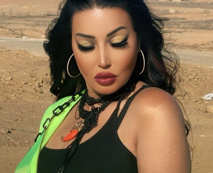 سمية الخشاب تتحول لسائقة مبكروباص