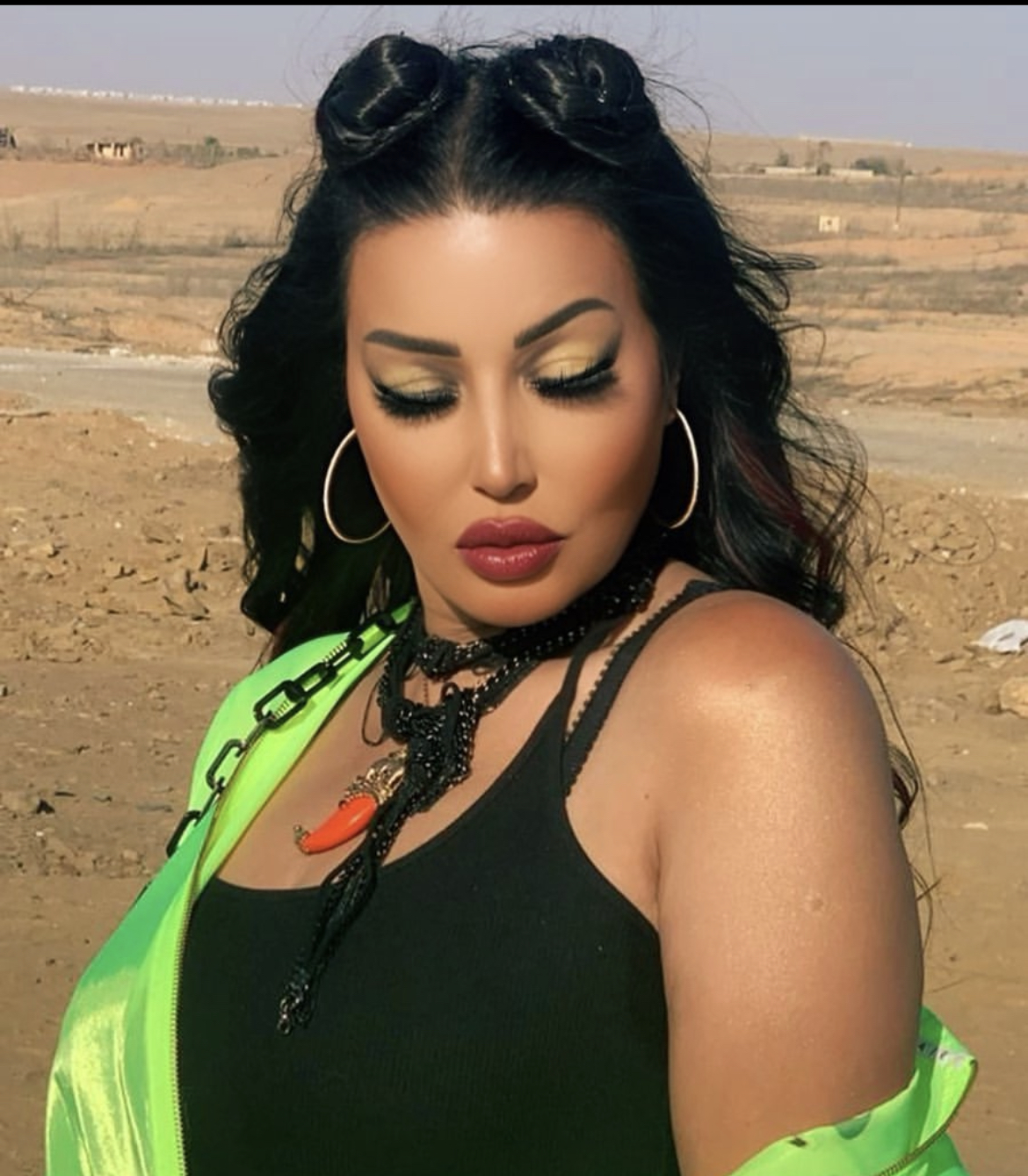 سمية الخشاب تتحول لسائقة مبكروباص