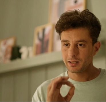 أحمد الفيشاوي يختار بوستر غريب لفيلمه الجديد