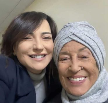 أمل عرفة تشوق العالم ل "حياة" وتجتمع مع منى واصف