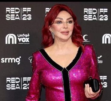 نبيلة عبيد تحضن ظافر العابدين وتقول "انا من المعجبات"