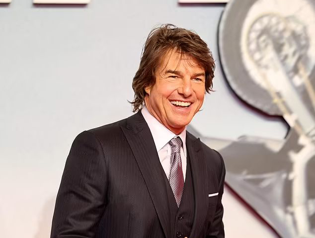 توم كروز يعيش علاقة عاطفية جديدة