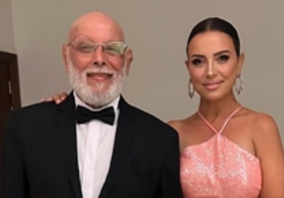 ريهام عبد الغفور في أول تعليق لها بعد وفاة والدها