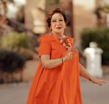 بعد تكريم عادل إمام.. لبلبة تتأثر وتبكي