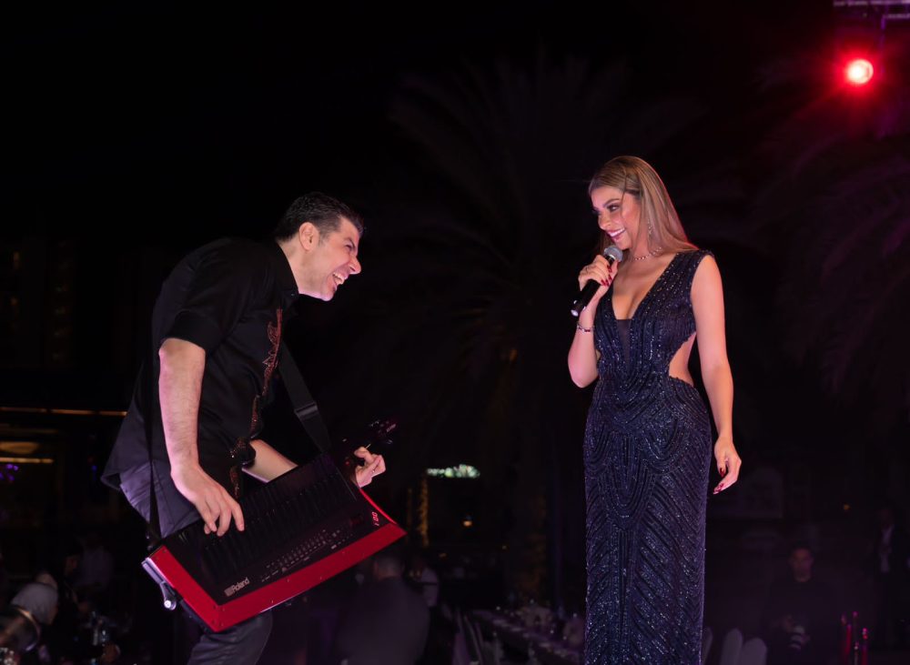 أمل غربي تشعل أبوظبي بأولى أغانيها المصرية