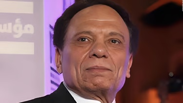 نجل عادل إمام يعلن تفرغ والده للأسرة