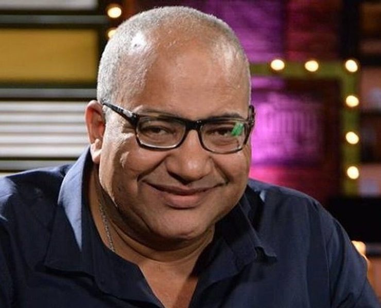 بسبب أزمة صحية.. نقل بيومي فؤاد للمستشفى-صورة