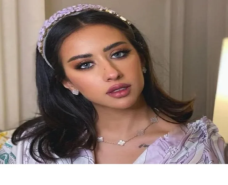 هكذا احتفلت فرح الهادي بعيد زواجها