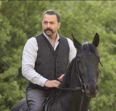 تيم حسن يكشف عن ملامح "تاج"