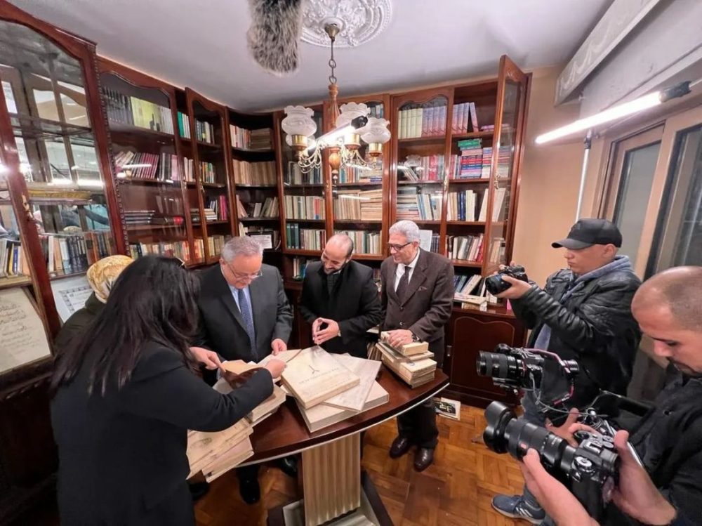 أول تعليق لمنى الشاذلى عن إهداء ابنة نجيب محفوظ موسوعاته إلى مكتبة الإسكندرية