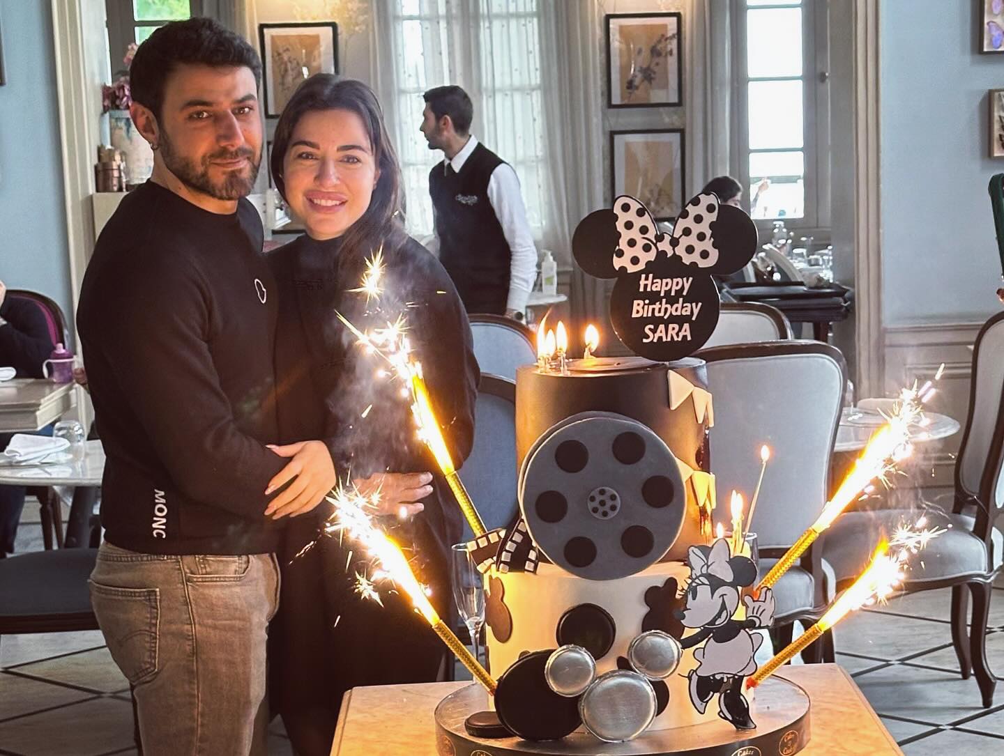 وسام فارس يصدم سارة أبي كنعان بعيد ميلادها