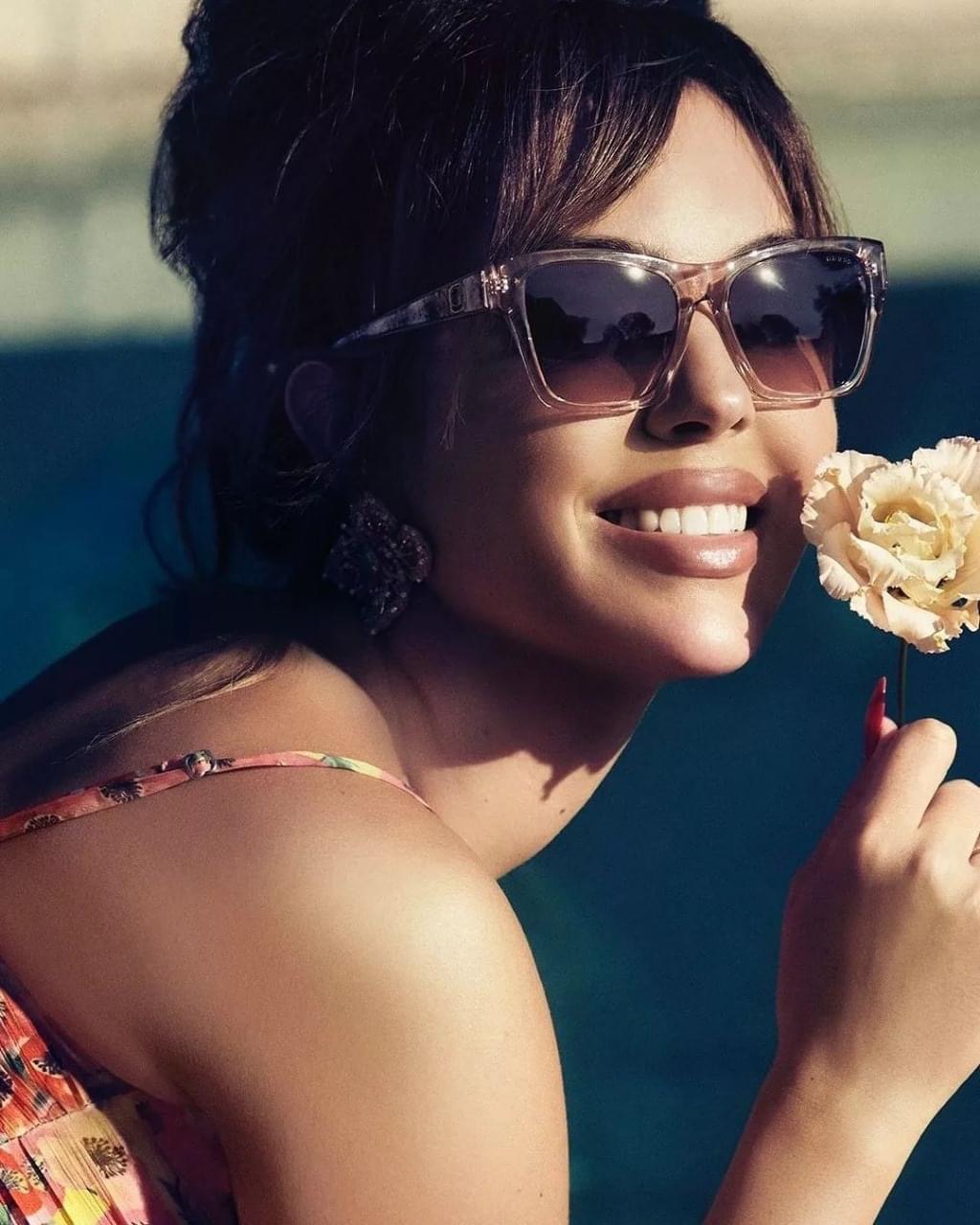 جورجينا رودريغز تمزج بين الماضي والحاضر