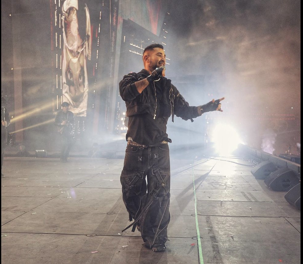 بهذه الطريقة.. أحمد سعد يدعم الاقتصاد المصري