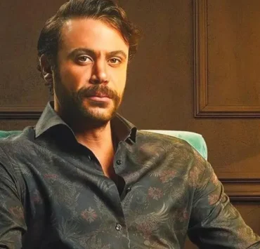 نجل عادل إمام يثير الجدل بمسلسله الجديد