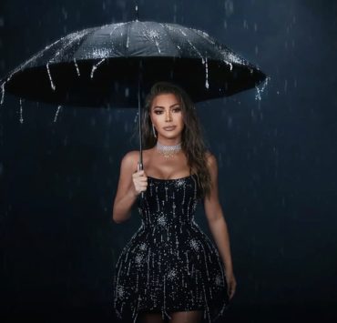 باللهجة المصرية وإطلالة خاصة.. نوال الزغبي تطلق "بحكي عنك"