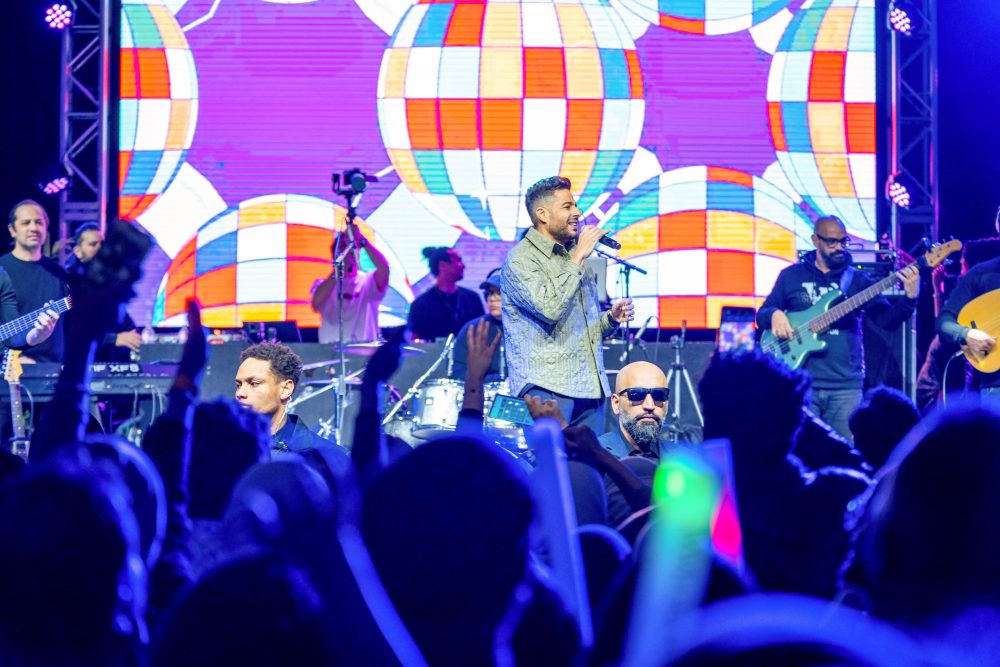 نجاح كبير لحماقى فى أولى حفلاته بجولة أمريكا الشمالية