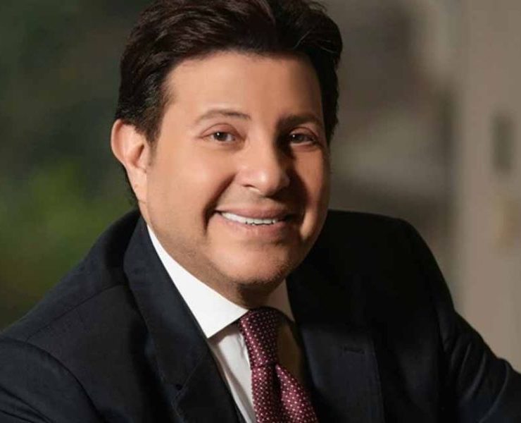 الموت يحزن قلب هاني شاكر-صورة