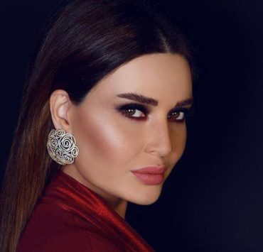بإطلالة مثيرة.. سيرين عبد النور تحتفل بعيد ميلادها -صورة