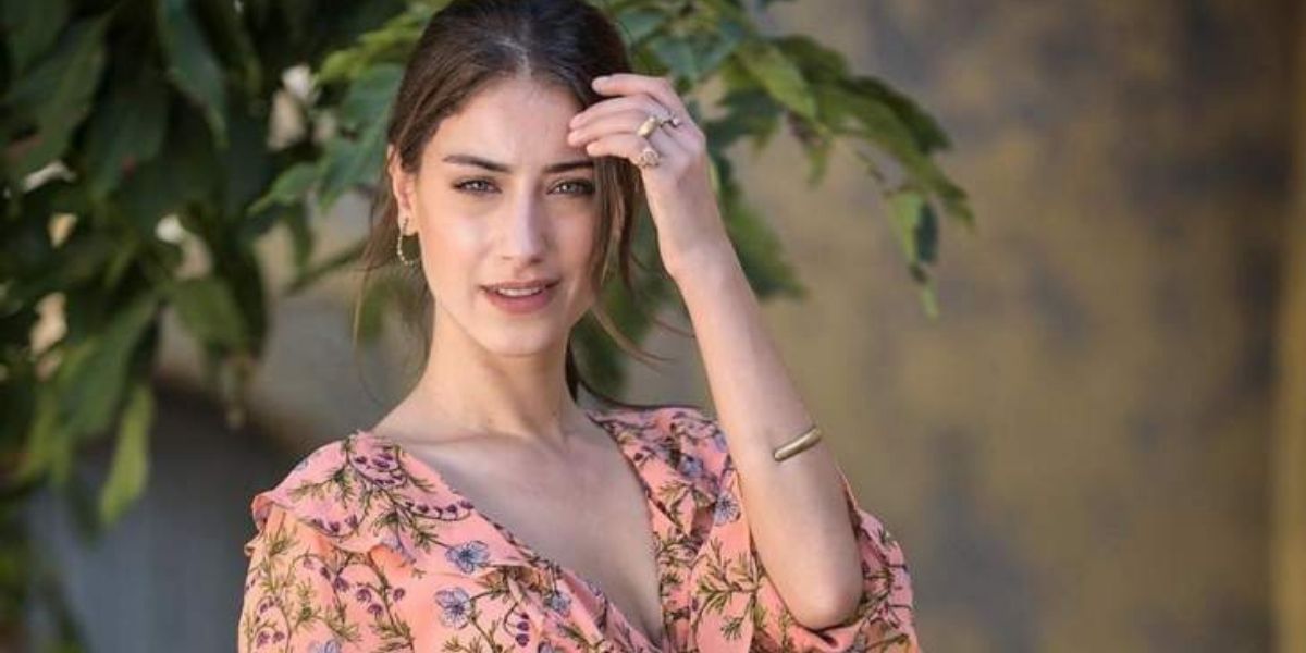 في أول ظهور لها.. ابنة هازال كايا تخطف الأنظار-صور