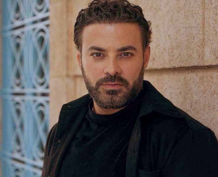 شادي أسود يتحدث عن الغربة في جديده