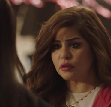 يمنى طولان تخطف الأنظار بمشهد قتل والدتها ب "حق عرب"