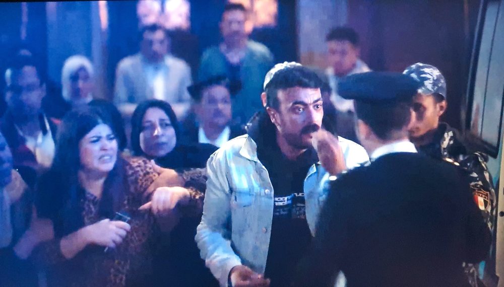 يمنى طولان تخطف الأنظار بمشهد قتل والدتها ب "حق عرب"