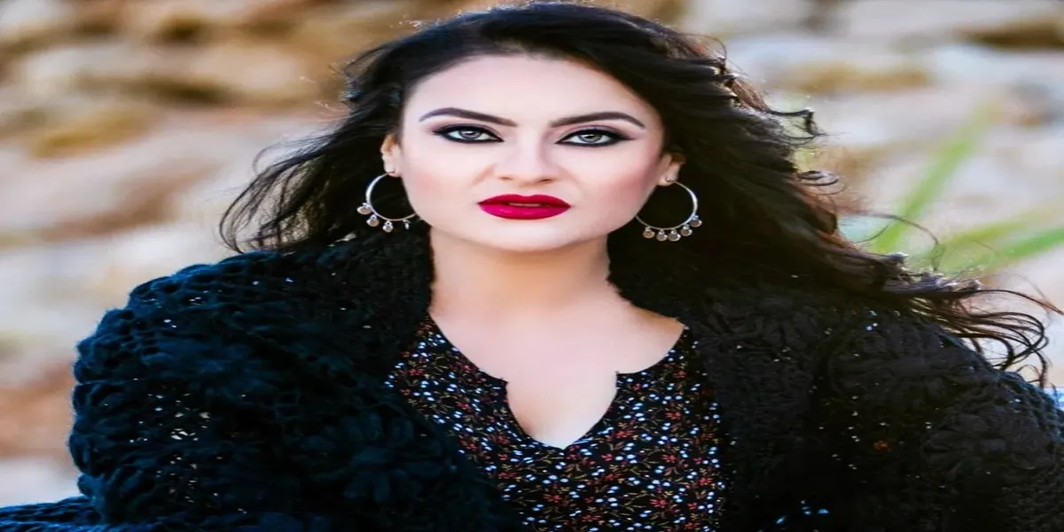 الإشاعة تصيب فنانة مغربية شهيرة بالسرطان