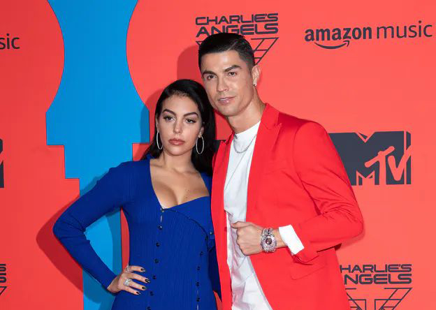 حقيقة بطاقة الدعوة التي نشرتها جورجينا