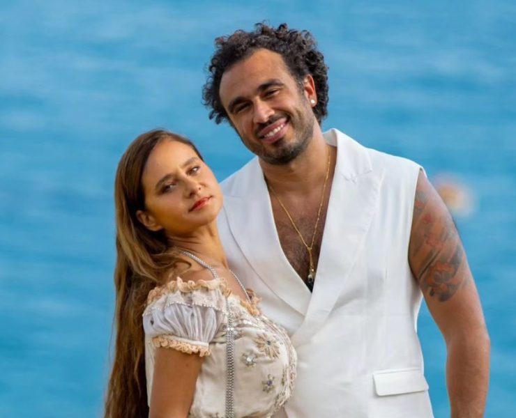 زوج نيللي كريم يردّ على هجوم باسم سمرة