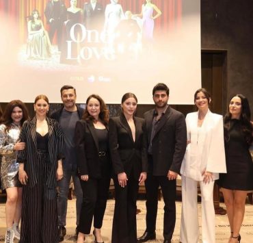 من كان الفرنسية.. نجوم مسلسل "شراب التوت" يروجون للعمل