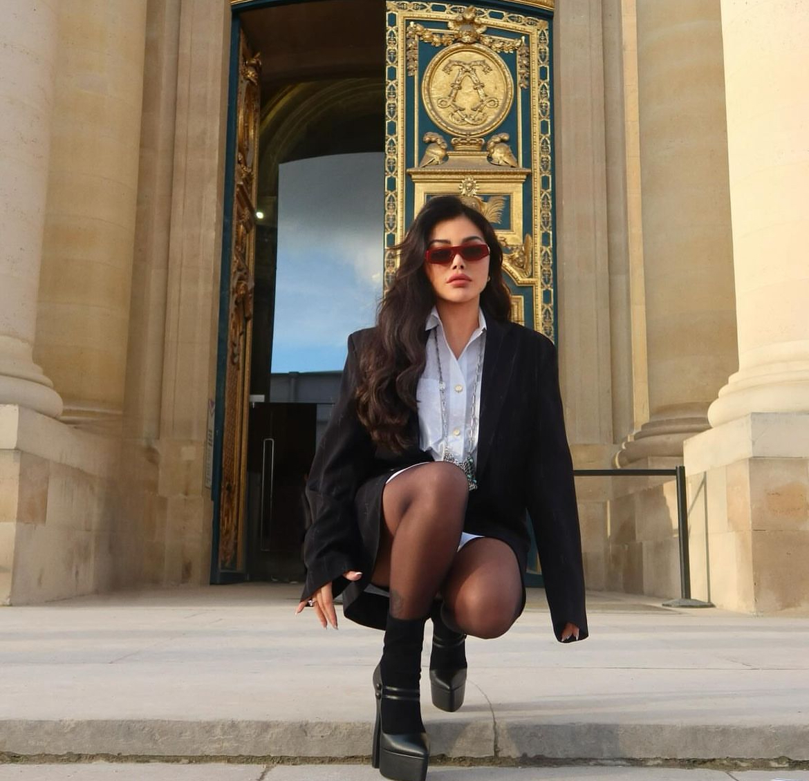 على أنغام "مش قادرة استنى".. هيفاء وهبي تعلن عن حفلها المرتقب