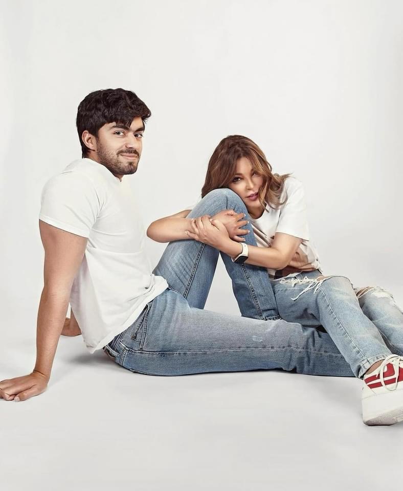 سميرة سعيد بجلسة تصوير مع ابنها الوحيد احتفالاً بعيد ميلاده