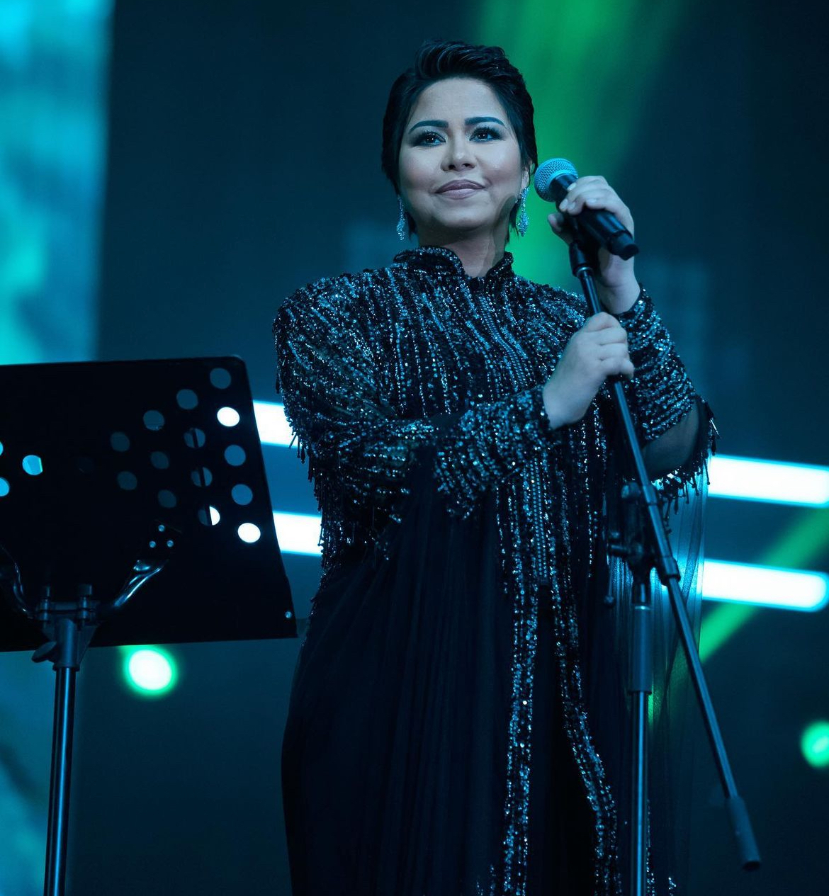 دموع شيرين تخونها في حفلها بالكويت!